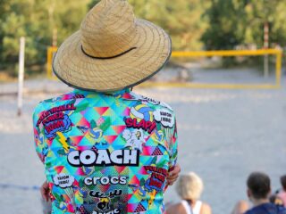 Marškinėlių dizainas tinklinio stovyklai